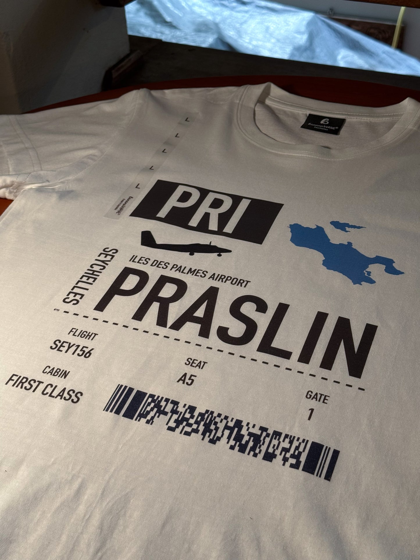 « Iles Des Palmes Airport » Praslin T-Shirt